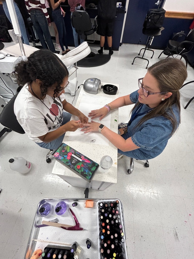 Wedding Season in the Floral Design Lab! (7)
