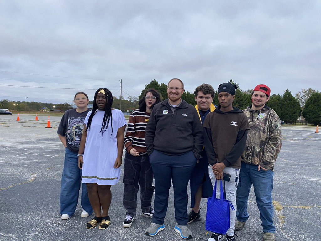 FCCLA & CTI Take on Trunk or Treat! (3)