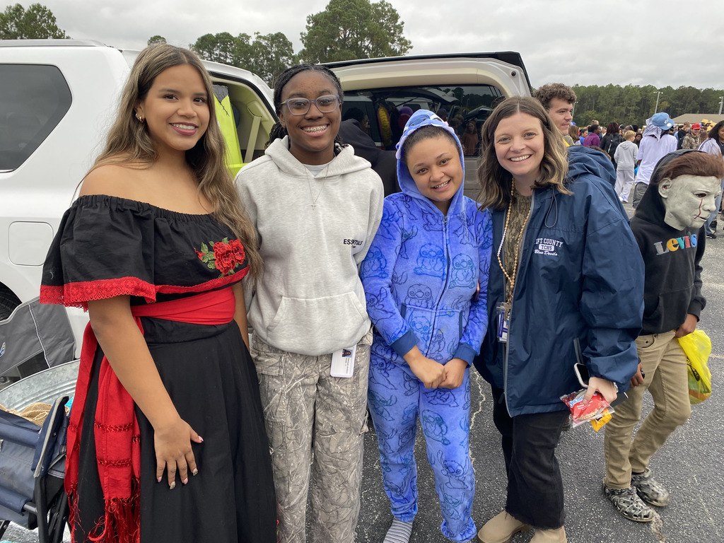 FCCLA & CTI Take on Trunk or Treat! (11)