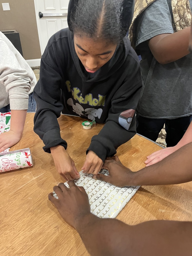 ROTC Book Wrapping Party5