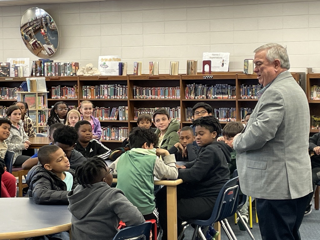 Today, MWE fourth graders had the privilege of hearing from Judge Benson, who spoke about the judicial system in Tift County and guided students as they prepare for the annual fourth-grade mock trial. We sincerely appreciate his time and commitment to educating our students.