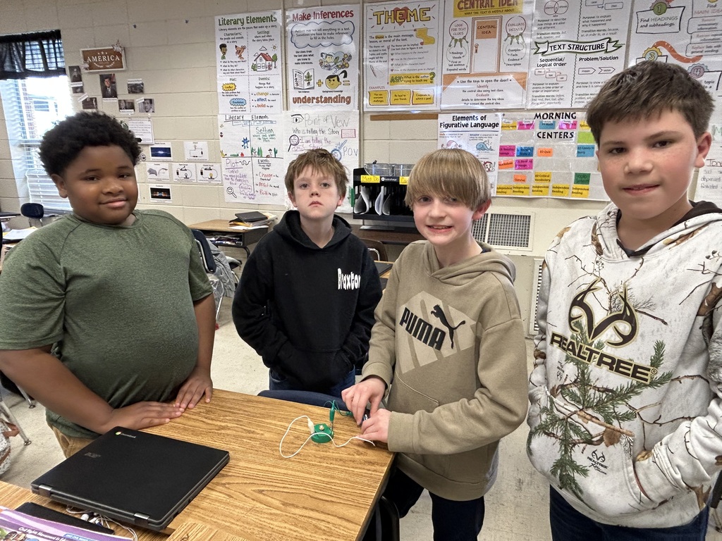 Mrs. Bennett's 5th grade class building circuits.