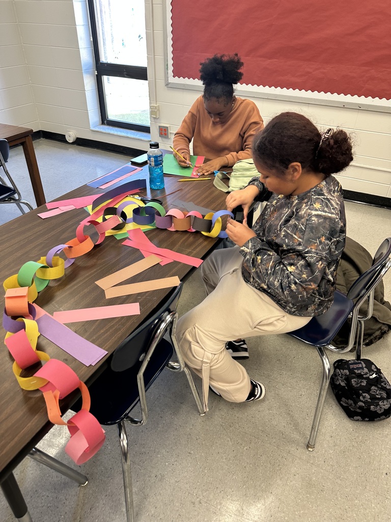 Art Club decorates for Read Across America!