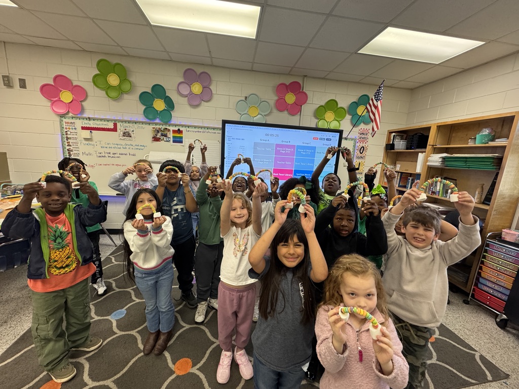 Ms. Carter's class enjoyed creating their own rainbows on Saint Patrick's Day! 🌈🍀💙 #wearejtr #4theT 