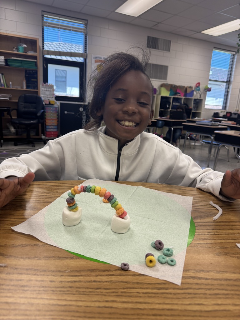 Ms. Carter's class enjoyed creating their own rainbows on Saint Patrick's Day! 🌈🍀💙 #wearejtr #4theT 