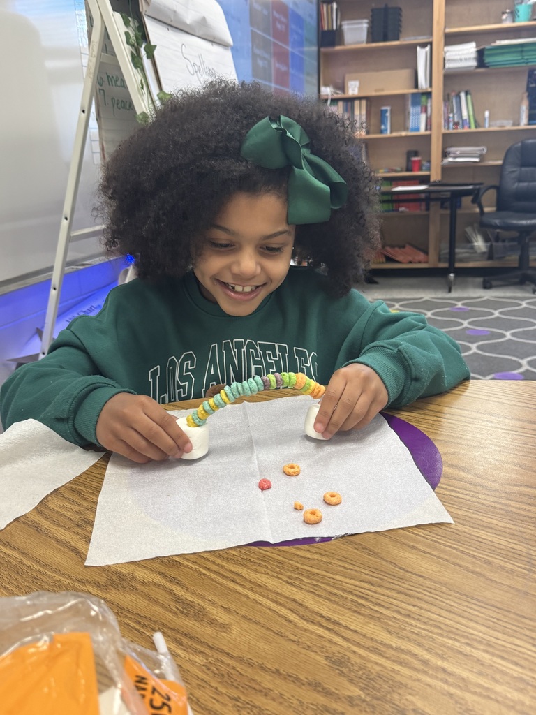 Ms. Carter's class enjoyed creating their own rainbows on Saint Patrick's Day! 🌈🍀💙 #wearejtr #4theT 