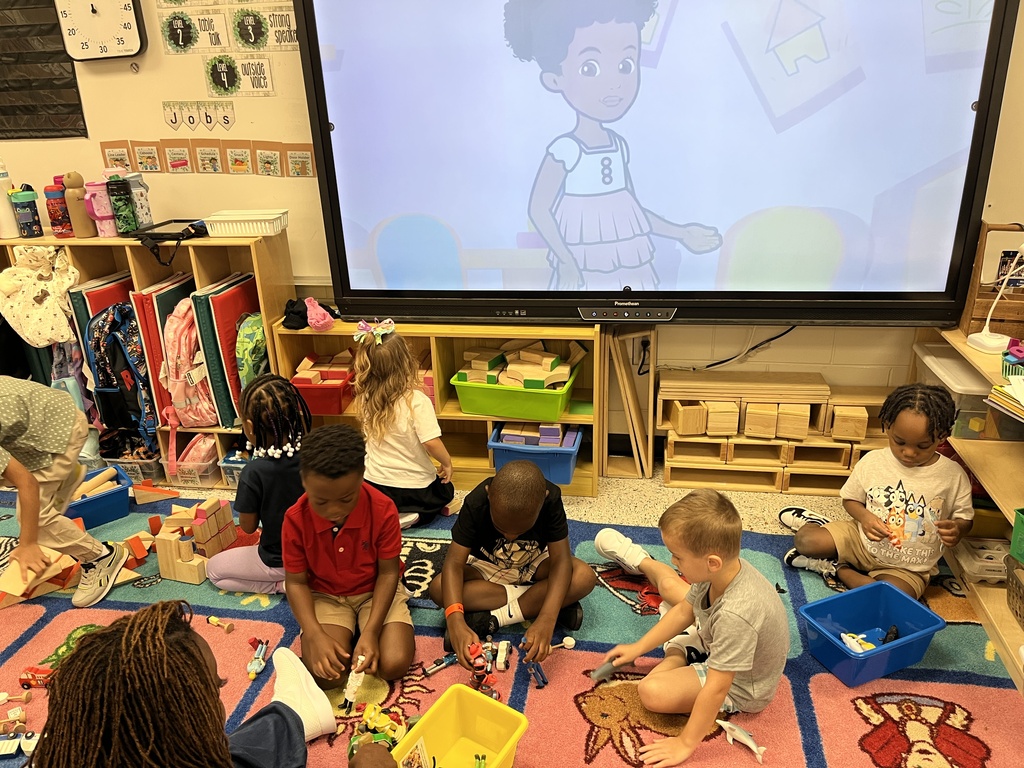 Smiles, giggles, and lots of learning! 😄✨ Ms. Elisa’s Pre-K students kicked off their first day by exploring learning centers and having fun with hands-on math manipulatives. What a great start to an exciting year! 🎉📚🔢💕