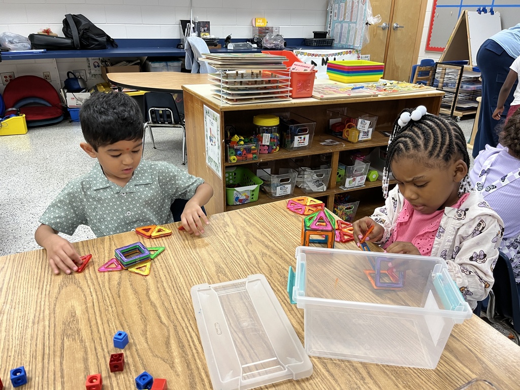 Smiles, giggles, and lots of learning! 😄✨ Ms. Elisa’s Pre-K students kicked off their first day by exploring learning centers and having fun with hands-on math manipulatives. What a great start to an exciting year! 🎉📚🔢💕