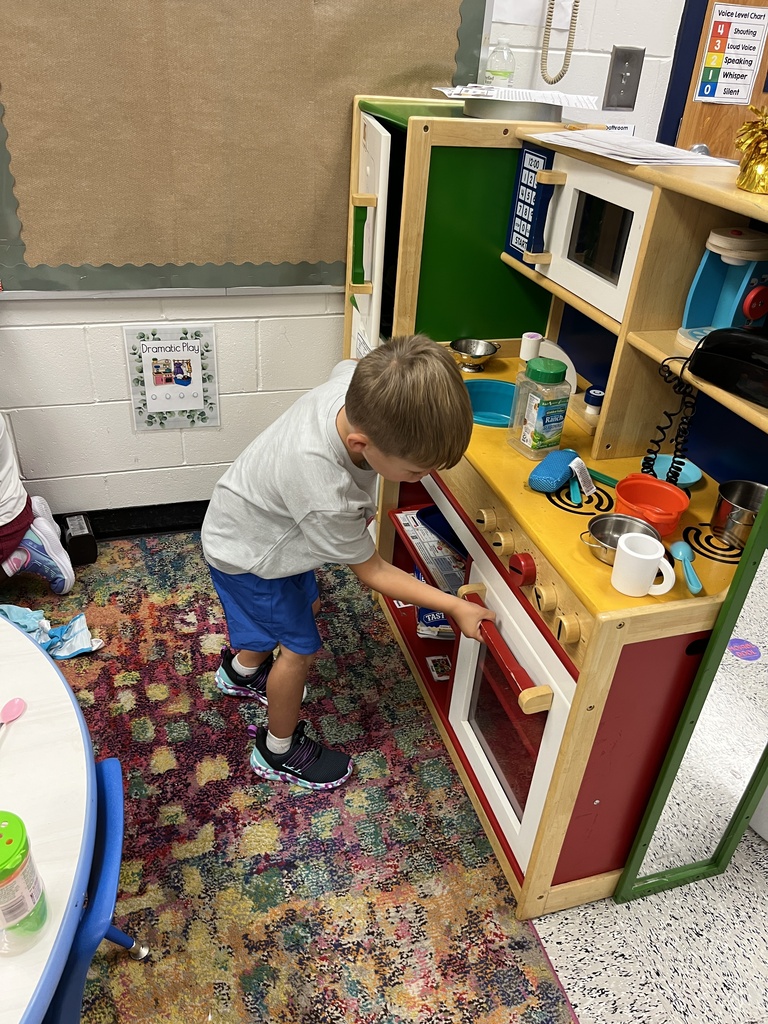 Smiles, giggles, and lots of learning! 😄✨ Ms. Elisa’s Pre-K students kicked off their first day by exploring learning centers and having fun with hands-on math manipulatives. What a great start to an exciting year! 🎉📚🔢💕