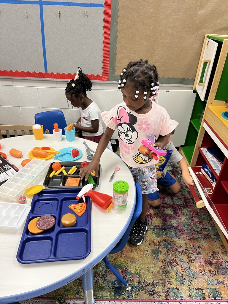 Smiles, giggles, and lots of learning! 😄✨ Ms. Elisa’s Pre-K students kicked off their first day by exploring learning centers and having fun with hands-on math manipulatives. What a great start to an exciting year! 🎉📚🔢💕