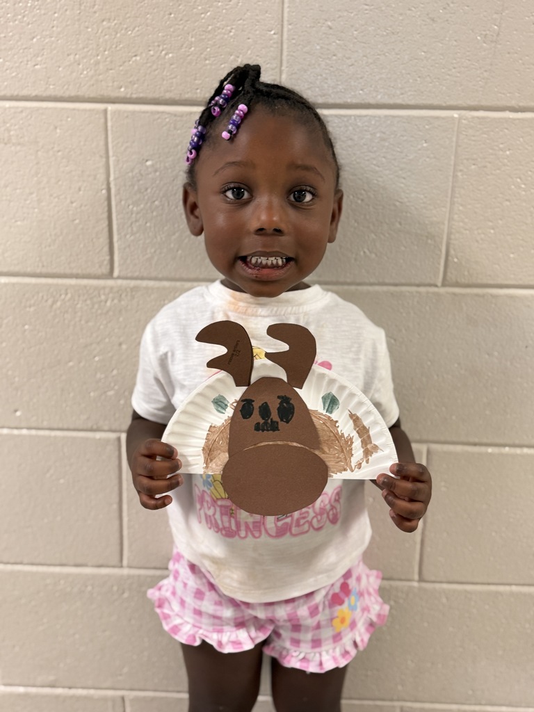 Mrs.Amber’s PreK class read the book “If You Give A Moose A Muffin.” They then created there own Moose.