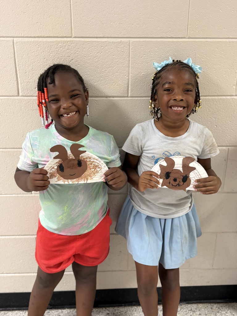 Mrs.Amber’s PreK class read the book “If You Give A Moose A Muffin.” They then created there own Moose.