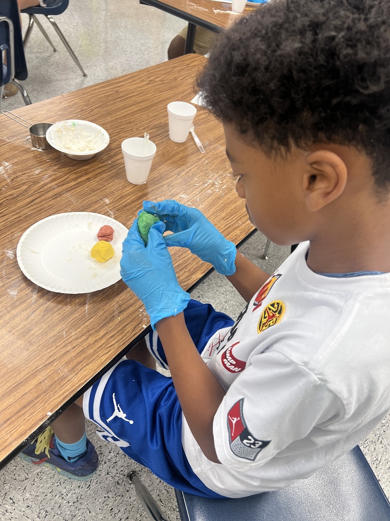 Mrs. Onyeri’s 5th-grade Gifted Resource class is gearing up to learn all about constructive and destructive forces, but first, they’re starting from the inside out! Students created their own Play-Doh in class and used it to build models of Earth's layers. This hands-on activity will give students a great reference point as they explore how and why Earth’s surface is constantly changing. 🌎💙 #wearejtr #4theT