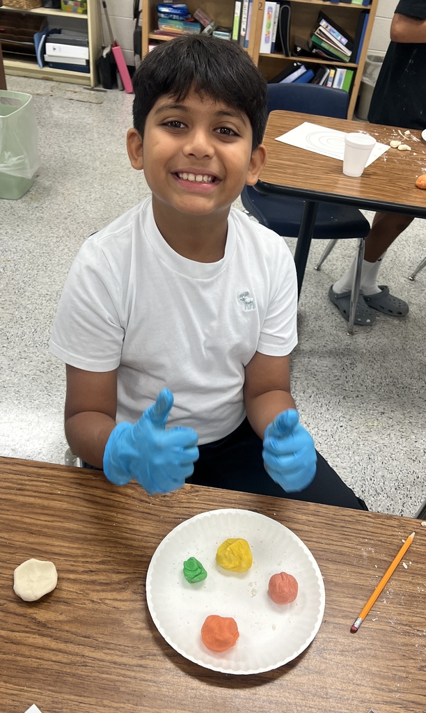 Mrs. Onyeri’s 5th-grade Gifted Resource class is gearing up to learn all about constructive and destructive forces, but first, they’re starting from the inside out! Students created their own Play-Doh in class and used it to build models of Earth's layers. This hands-on activity will give students a great reference point as they explore how and why Earth’s surface is constantly changing. 🌎💙 #wearejtr #4theT
