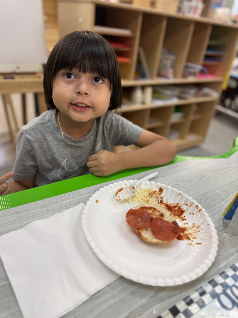 Mrs. Powell’s class has been learning all about friendships this week. We read Little Red Hen Makes a Pizza where we discussed the importance of working together as a team. Each student to got to create their own mini “pizza” to enjoy with their friends.