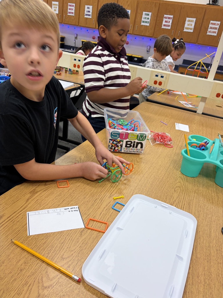 Mrs. Chatfield’s 3rd grade class had fun creating in STEM with the STEM Bins!