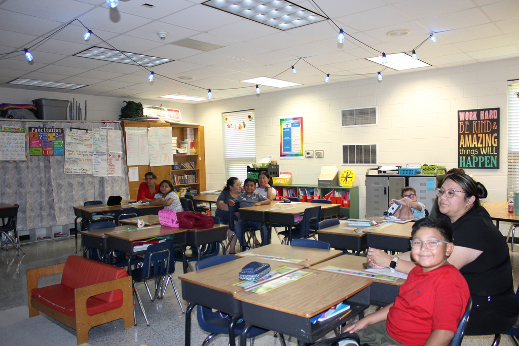 Omega Elementary School Title1/Open House night with teachers and parents.