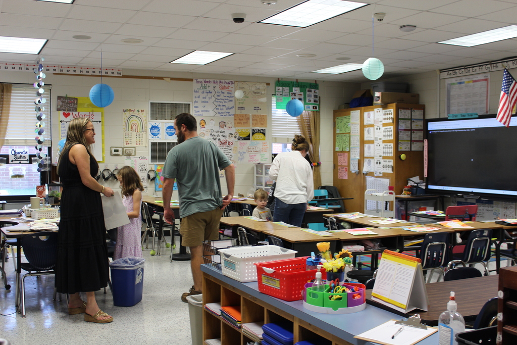 Omega Elementary School Title1/Open House night with teachers and parents.