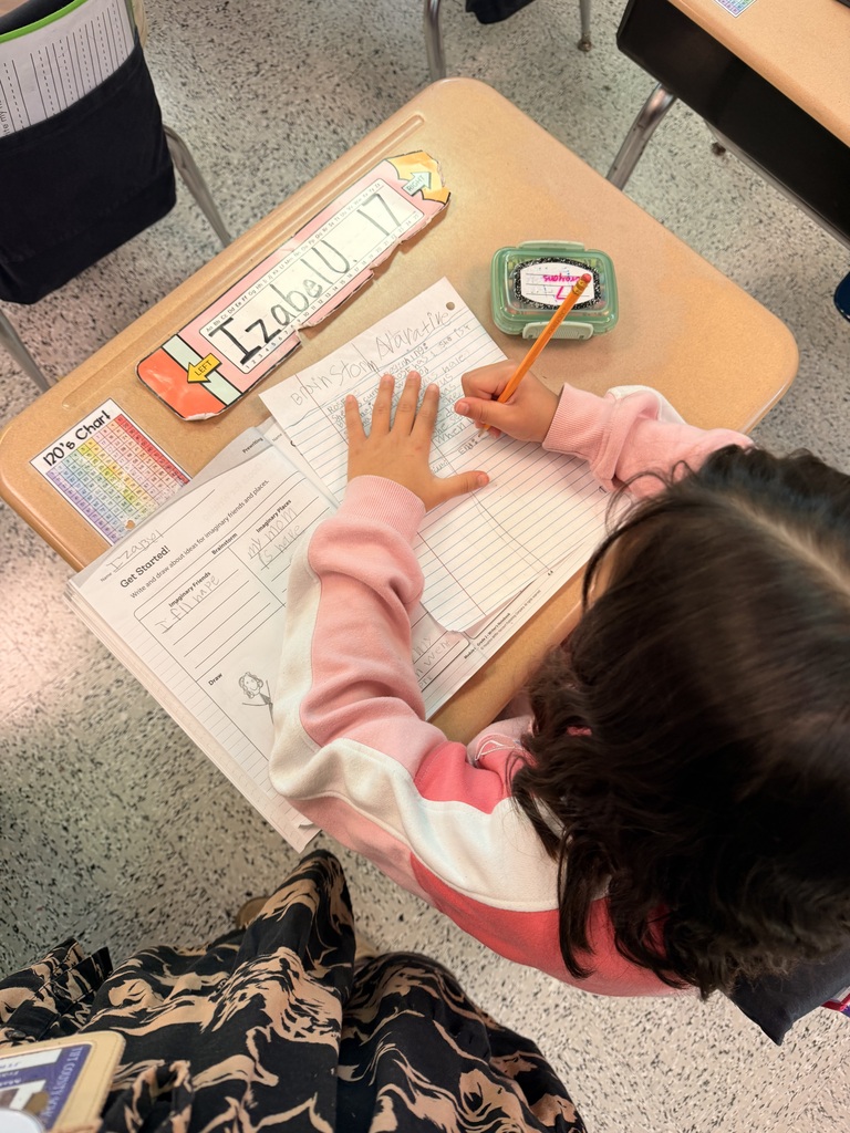 Mrs. Fraser’s second grade class had a wonderful time learning how to brainstorm ideas for their imaginative narratives! Students shared creative thoughts, discussed exciting story possibilities, and began planning their very own adventures. We can’t wait to see their imaginations come to life! 📝💙