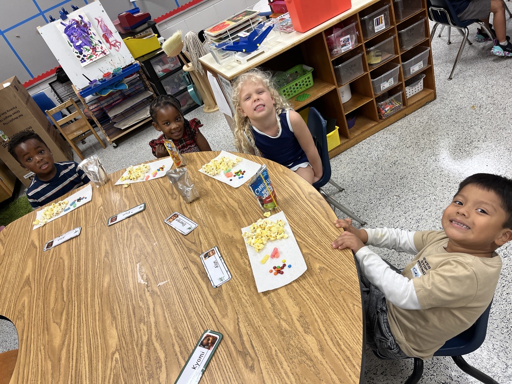 This week, Ms. Elisa's and Ms. McCall's students have been learning all about the five senses 👀👂👃👅✋, and today they had so much fun using their senses at a mini popcorn bar 🍿 featuring popcorn, Sour Patch Kids, and M&Ms. 😄💙 #wearejtr #4theT