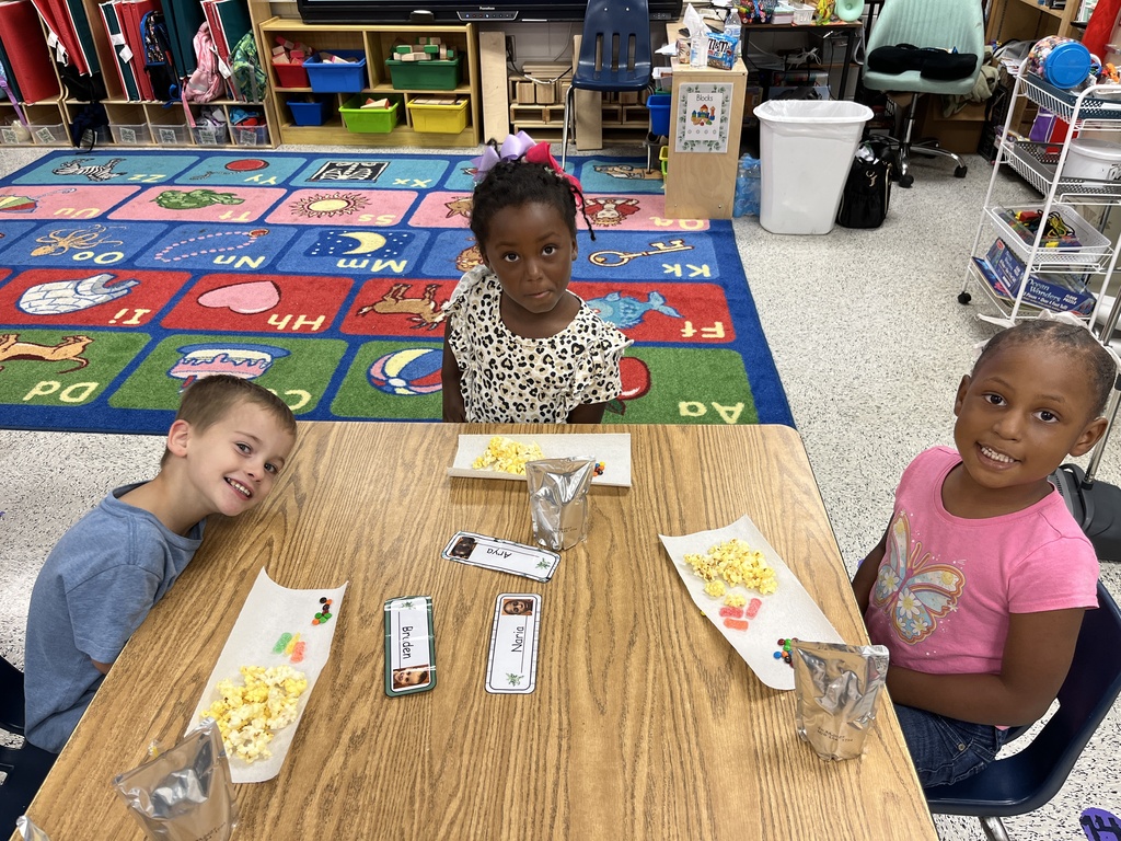 This week, Ms. Elisa's and Ms. McCall's students have been learning all about the five senses 👀👂👃👅✋, and today they had so much fun using their senses at a mini popcorn bar 🍿 featuring popcorn, Sour Patch Kids, and M&Ms. 😄💙 #wearejtr #4theT