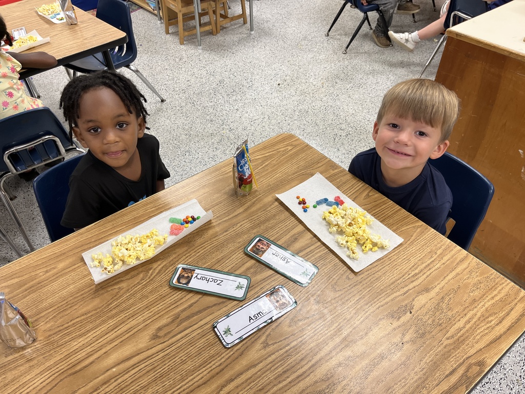 This week, Ms. Elisa's and Ms. McCall's students have been learning all about the five senses 👀👂👃👅✋, and today they had so much fun using their senses at a mini popcorn bar 🍿 featuring popcorn, Sour Patch Kids, and M&Ms. 😄💙 #wearejtr #4theT