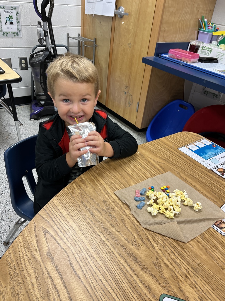 This week, Ms. Elisa's and Ms. McCall's students have been learning all about the five senses 👀👂👃👅✋, and today they had so much fun using their senses at a mini popcorn bar 🍿 featuring popcorn, Sour Patch Kids, and M&Ms. 😄💙 #wearejtr #4theT