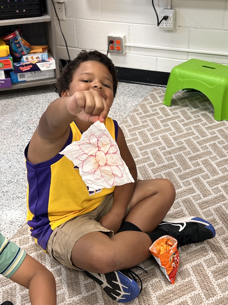 Buzzing into science! 🐝 Mrs. Onyeri’s GATE resource 2nd graders became "bees" today to learn exactly how pollination works. By visualizing how pollen moves from flower to flower, students discovered just how important these pollinators are! Things got a little messy, a little cheesy, and a lot of fun! 💙 #wearejtr #4theT