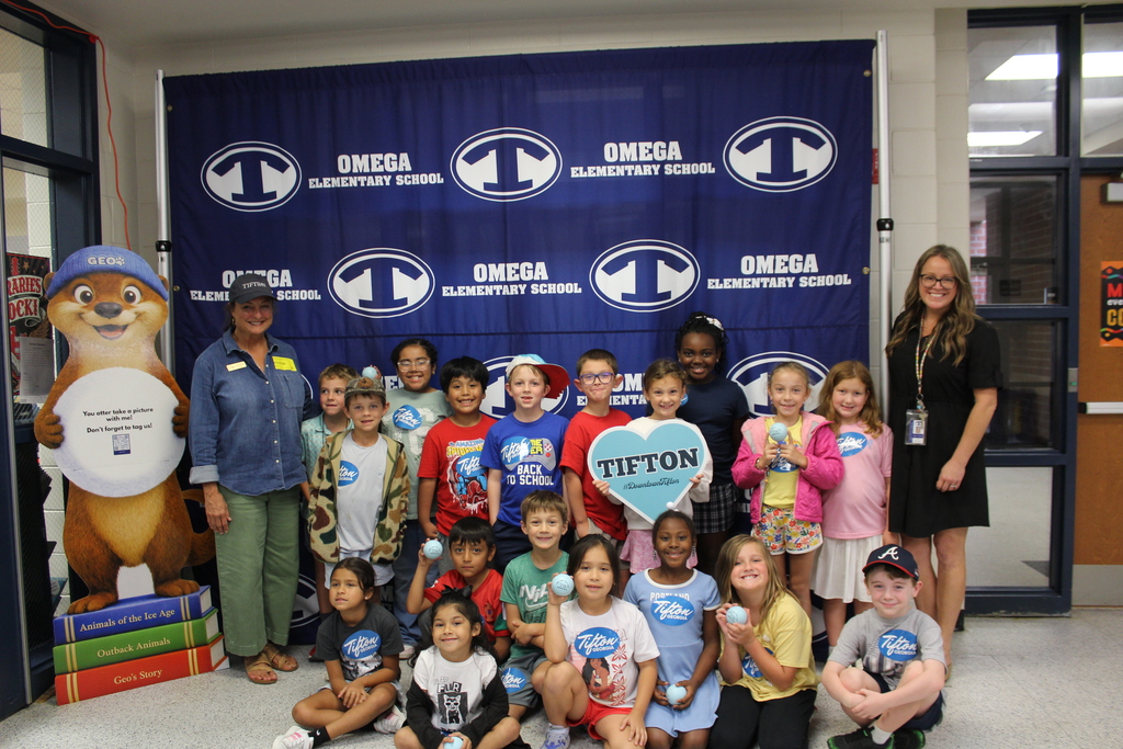 Tifton mayor visits Omega Elementary School 2nd graders.