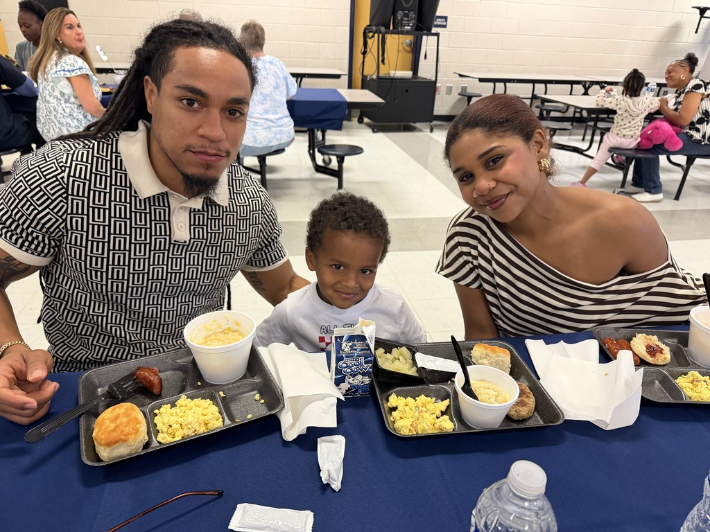 #GritsWithGrands #GrandparentsDay #SchoolFamily #MakingMemories #CommunityFirst #WarmHugsAndWarmGrits