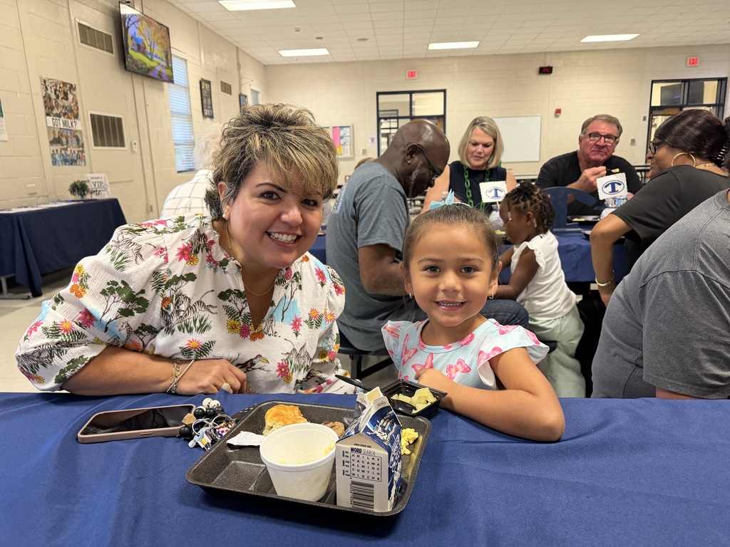 #GritsWithGrands #GrandparentsDay #SchoolFamily #MakingMemories #CommunityFirst #WarmHugsAndWarmGrits