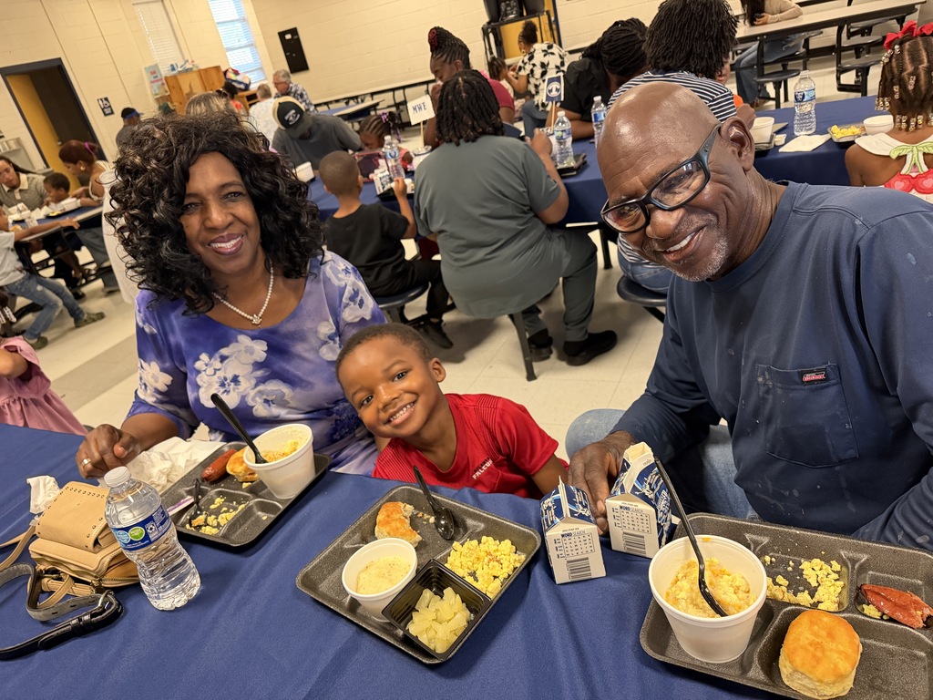 #GritsWithGrands #GrandparentsDay #SchoolFamily #MakingMemories #CommunityFirst #WarmHugsAndWarmGrits