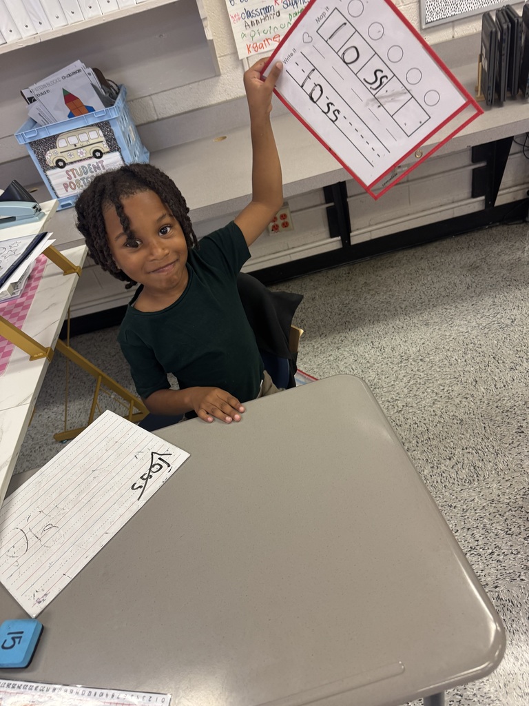 Ms. Leveretts class has been working hard on the FLOSS rule! We know that in a one syllable word, if f,l,s, or z is at the end after a short vowel, we need to double it!!