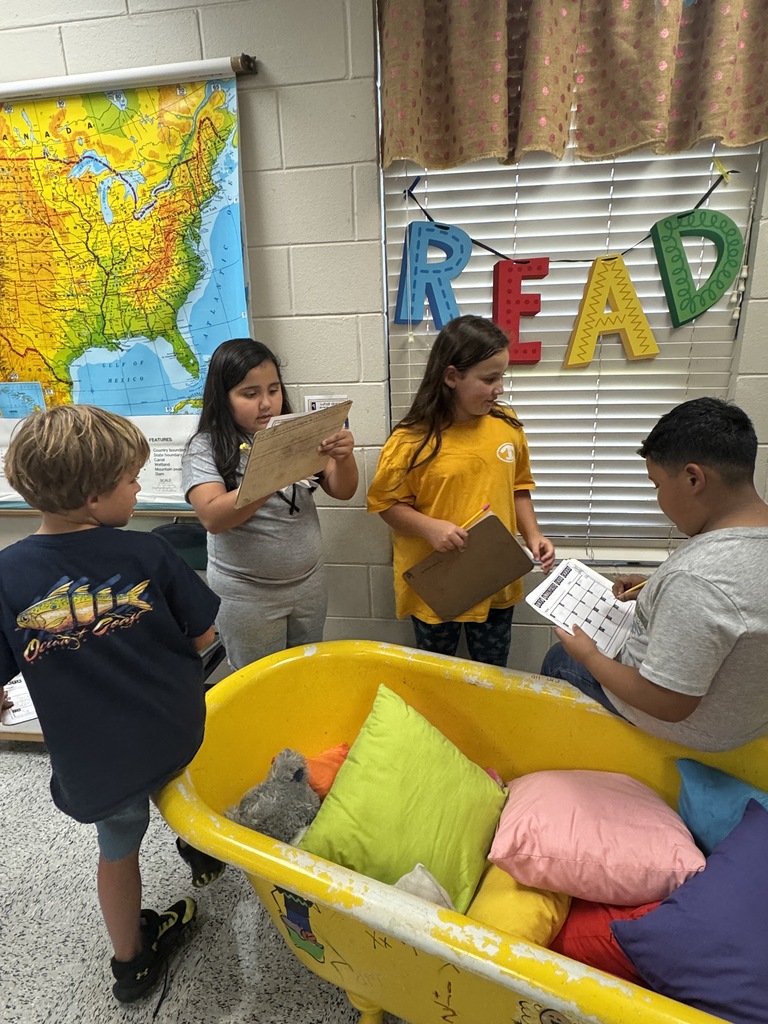 Omega Elementary School 3rd graders exploring data. 
