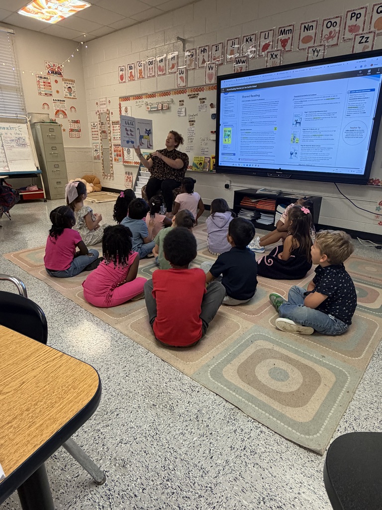 In honor of Georgia Reads Day, Mrs. Waldrop visited Ms. Burgess’s kindergarten class for a special read-aloud! Here are a few pictures from the celebration. They loved listening as Mrs. Waldrop shared a wonderful book with the class! 📚🍑❤️