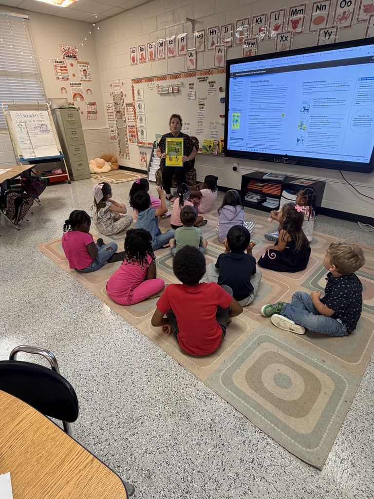 In honor of Georgia Reads Day, Mrs. Waldrop visited Ms. Burgess’s kindergarten class for a special read-aloud! Here are a few pictures from the celebration. They loved listening as Mrs. Waldrop shared a wonderful book with the class! 📚🍑❤️