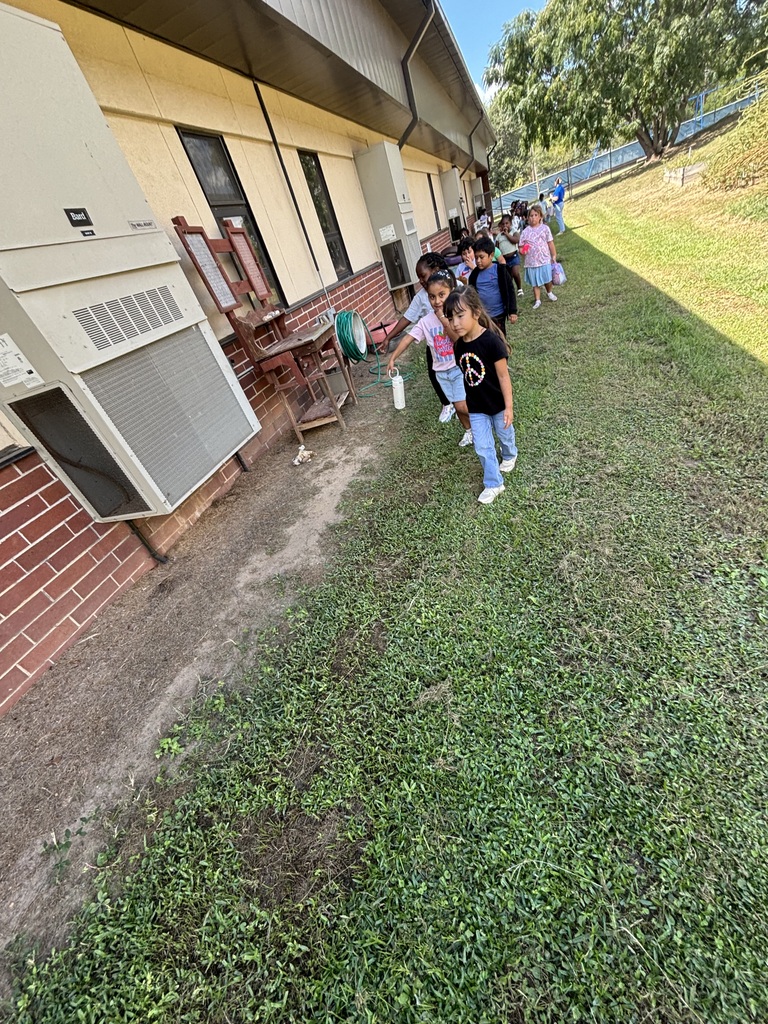 Mrs. Cromer’s class has been busy learning and having fun! 🌿🔍 In math, we went on a nature hunt to practice our vocabulary words above and below and played shape hide-and-seek. In science, we are learning about different materials, so we got creative and made our own animals out of clay! We love learning through hands-on activities! 💚
