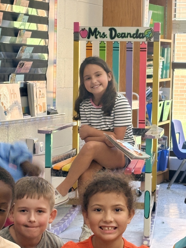 Mrs. Deanda's first grade mystery reader!