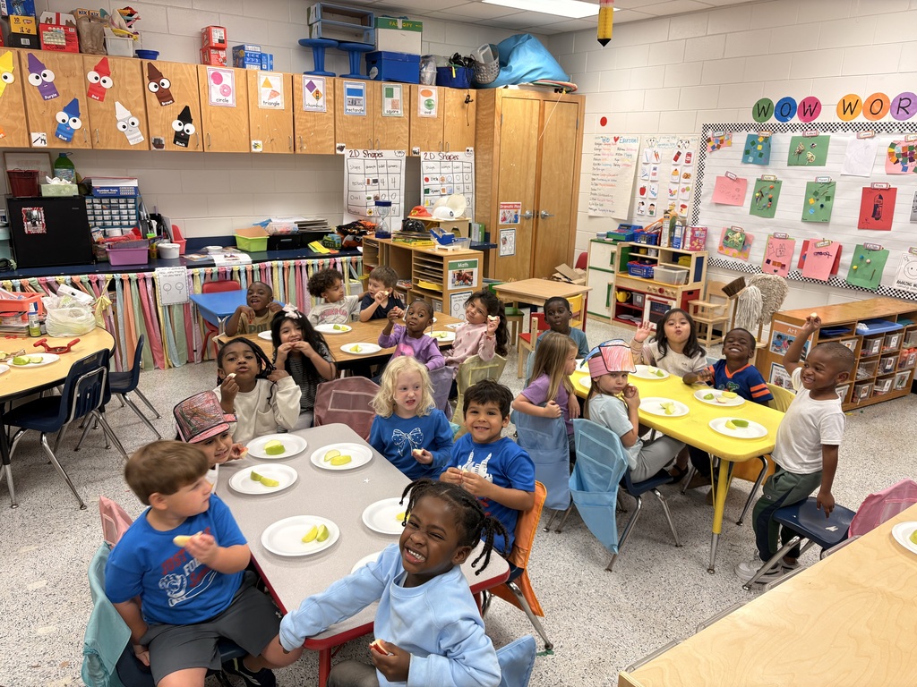 🍎 To finish up their week learning all about apples, Mrs. Gowdy & Ms. Griffin’s Pre-K class tasted different kinds of apples and voted for their favorite! They ended their apple fun with a sweet treat—apple doughnuts and apple juice! 🍩🧃🍏 Such a fun and yummy way to wrap up apple week! ❤️ #wearejtr #4theT