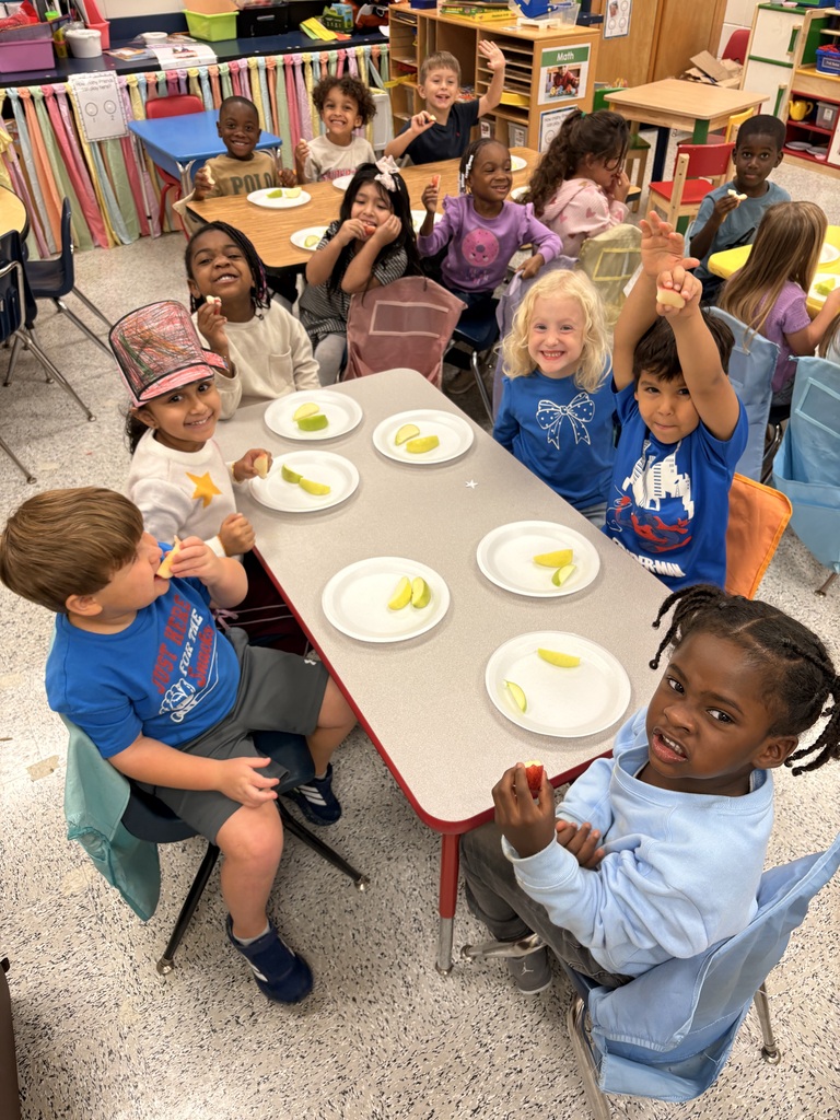 🍎 To finish up their week learning all about apples, Mrs. Gowdy & Ms. Griffin’s Pre-K class tasted different kinds of apples and voted for their favorite! They ended their apple fun with a sweet treat—apple doughnuts and apple juice! 🍩🧃🍏 Such a fun and yummy way to wrap up apple week! ❤️ #wearejtr #4theT
