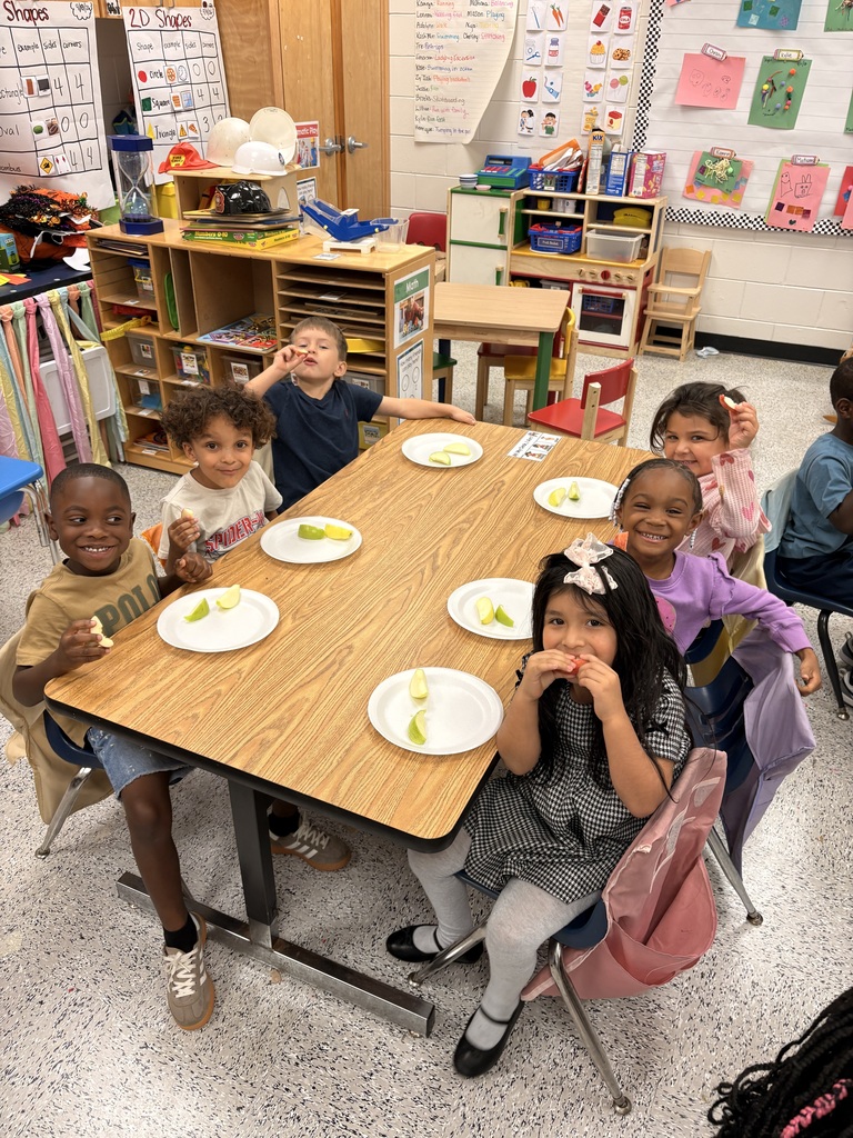 🍎 To finish up their week learning all about apples, Mrs. Gowdy & Ms. Griffin’s Pre-K class tasted different kinds of apples and voted for their favorite! They ended their apple fun with a sweet treat—apple doughnuts and apple juice! 🍩🧃🍏 Such a fun and yummy way to wrap up apple week! ❤️ #wearejtr #4theT