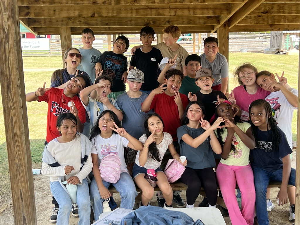 Omega Elementary 5th grade students at Destination Ag.