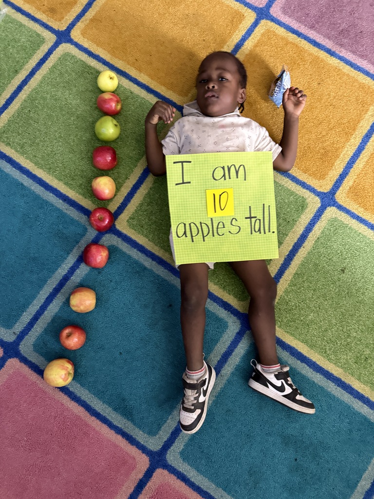 Mrs. Powell and Mrs. Butler’s class had a fun week learning all about apples! We learned about the life cycle of an apple, measured ourselves with apples, taste tested different apples as well as apple sauce, apple juice and apple chips. Then we made apple nachos on Friday. 🍎🍏