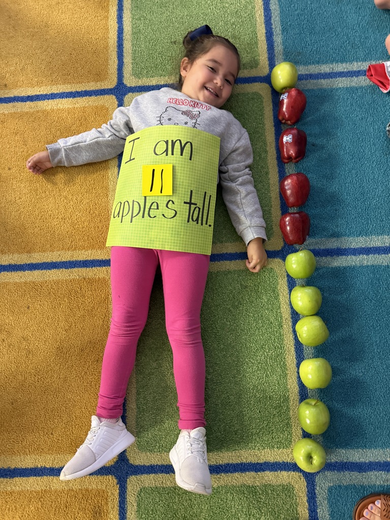Mrs. Powell and Mrs. Butler’s class had a fun week learning all about apples! We learned about the life cycle of an apple, measured ourselves with apples, taste tested different apples as well as apple sauce, apple juice and apple chips. Then we made apple nachos on Friday. 🍎🍏