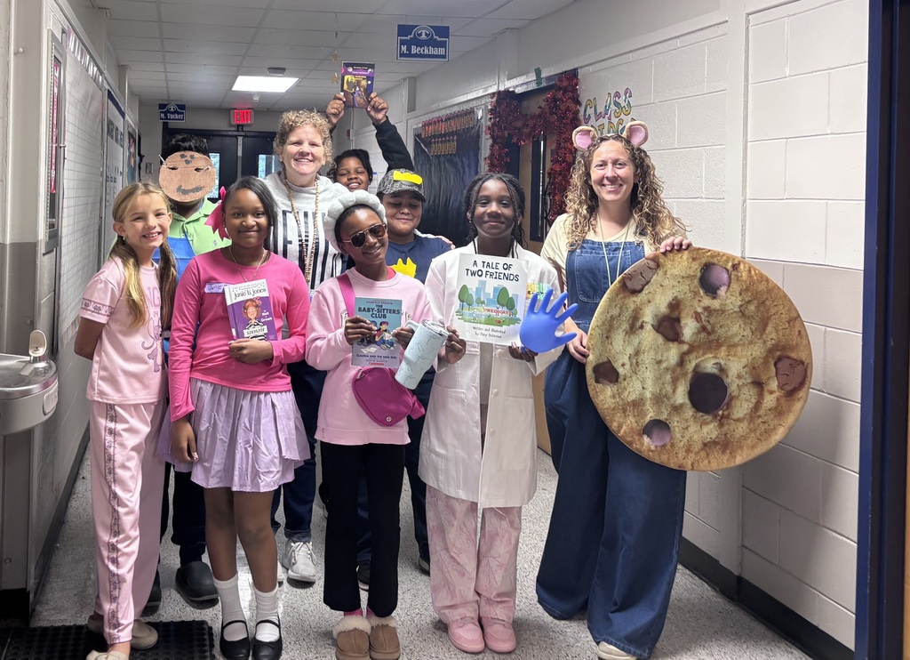 We brought out some of our favorite book characters for Tift County Homecoming! #wearejtr #4theT #TiftCoHoCo