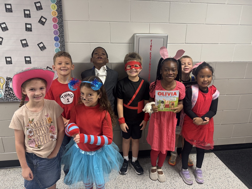 We brought out some of our favorite book characters for Tift County Homecoming! #wearejtr #4theT #TiftCoHoCo