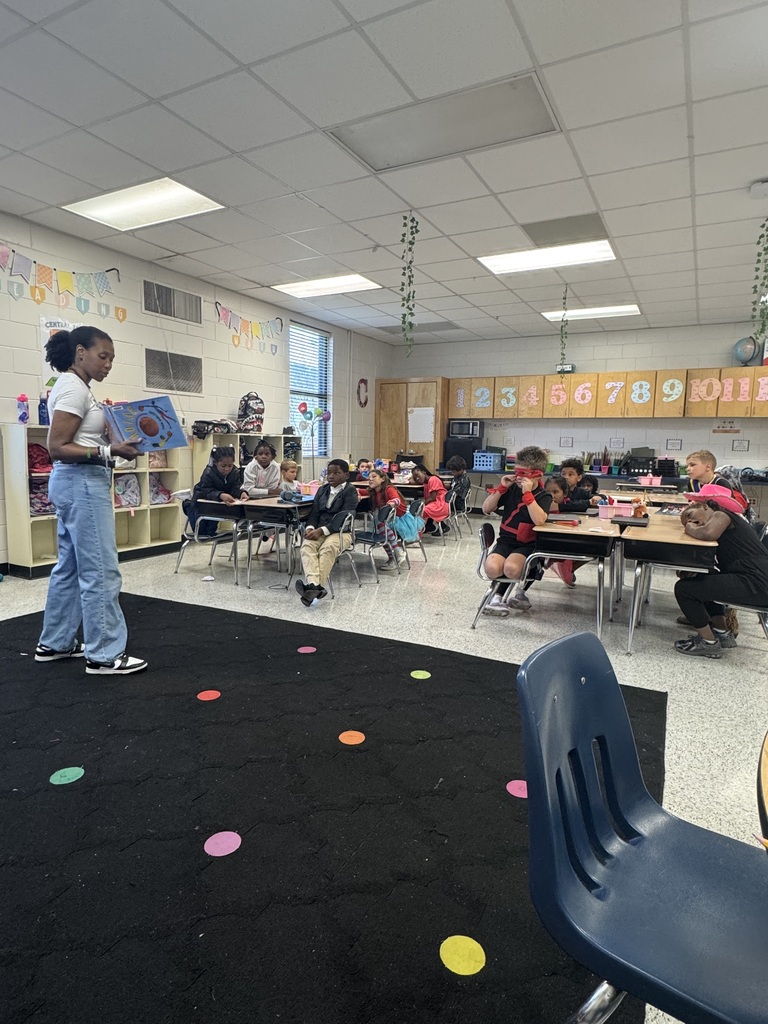 A very special thank-you to Ms. Valerie from the Tift County Public Library for bringing the joy of reading to JTR! 📚✨ Our students loved your visit, and we can’t wait to welcome you back! 💙 #wearejtr #4theT #communitysupport