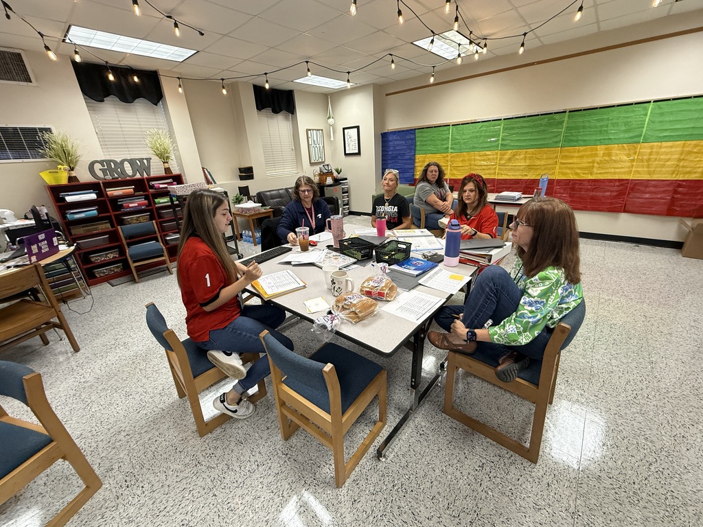 Omega Elementary School teachers collaboratively planning. 