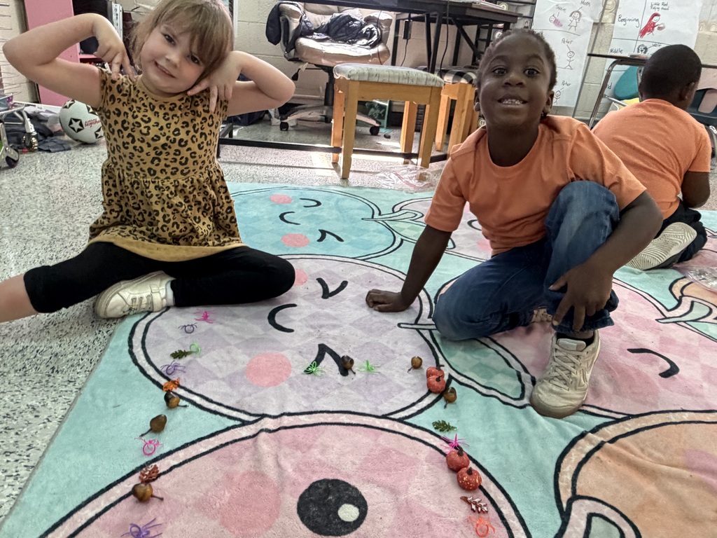 Mrs. Webster and Mrs. Garner’s kindergarteners had so much fun creating and exploring repeated patterns using pumpkins, leaves, skeletons, and spiders! 