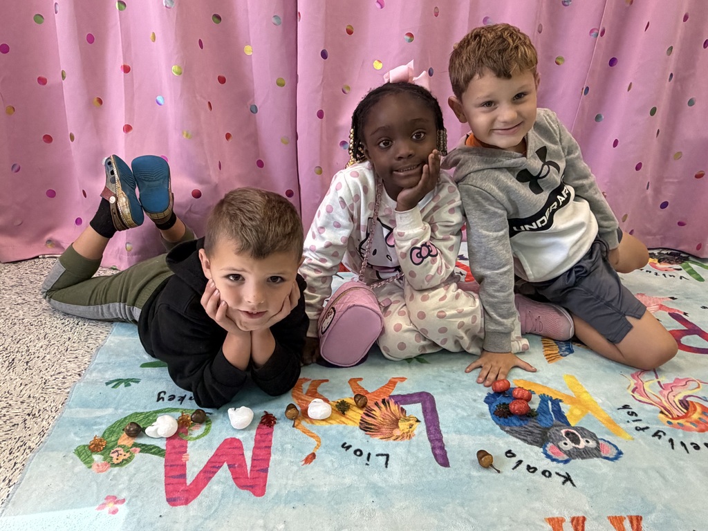 Mrs. Webster and Mrs. Garner’s kindergarteners had so much fun creating and exploring repeated patterns using pumpkins, leaves, skeletons, and spiders! 